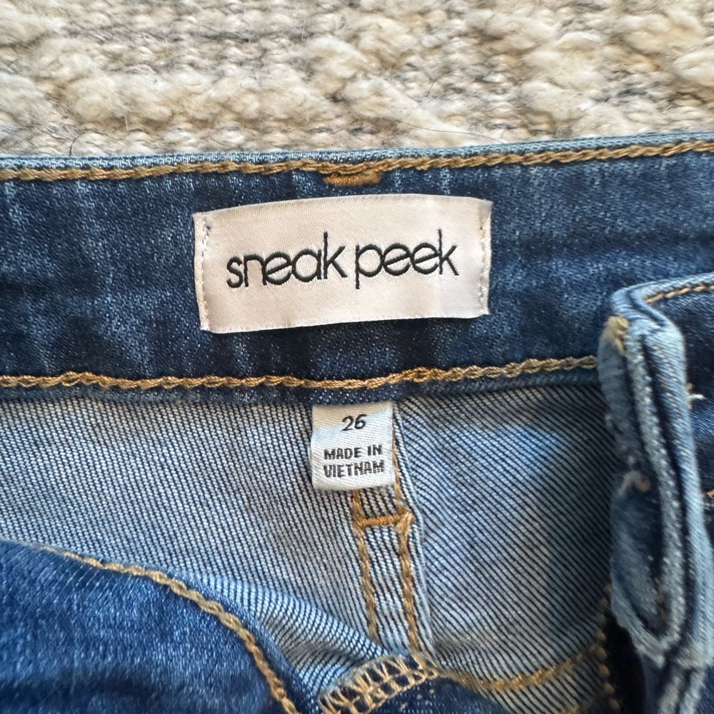 NWT STRAIGHT SNEAK PEEK JEANS - Picture 3 of 6